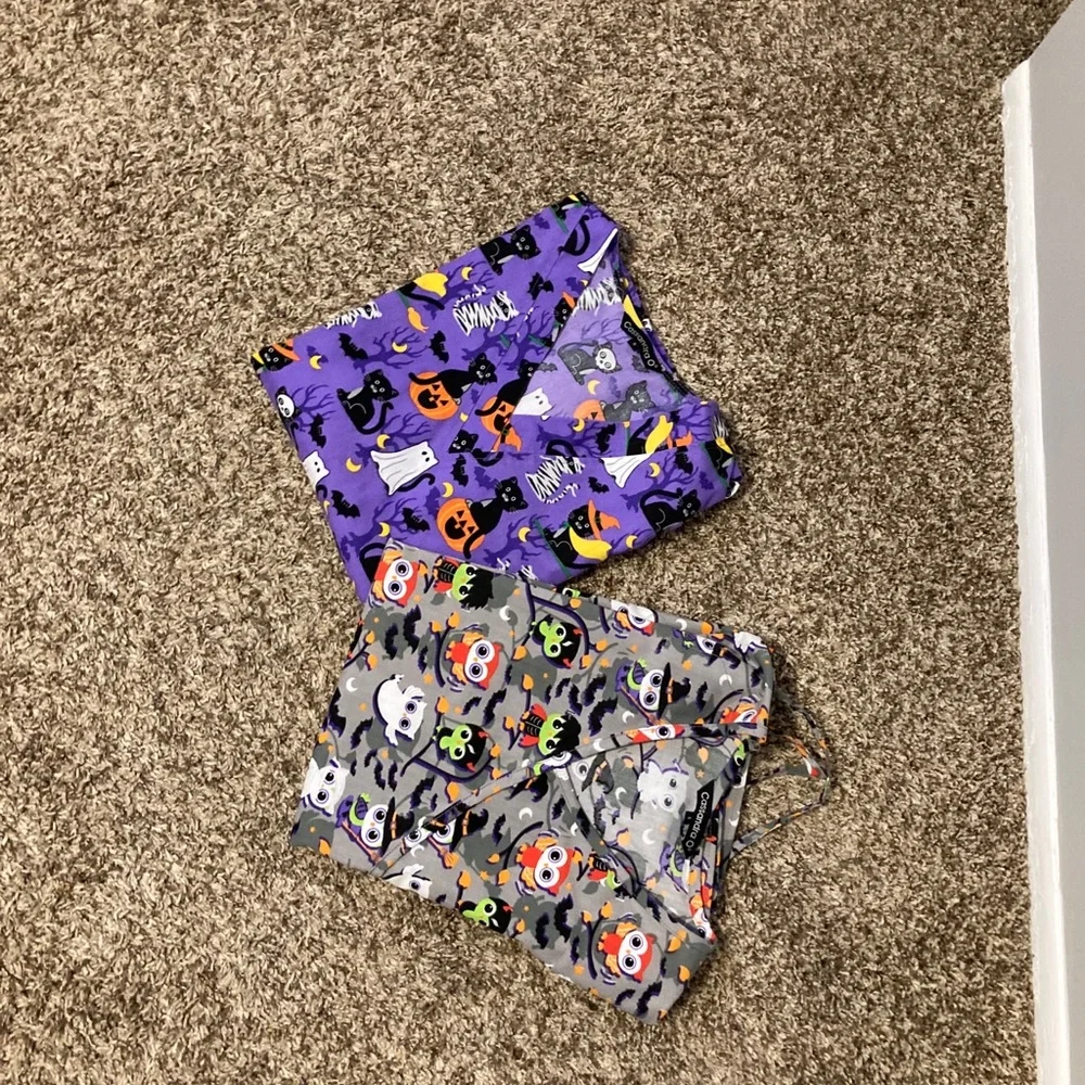 🔴EVERYTHING MUST GO🔴 Cassandra O Halloween 🎃 scrub top - Picture 2 of 4